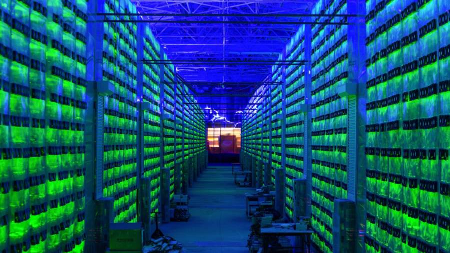 Di Balik Mesin Tambang Bitcoin, Ada Risiko Besar